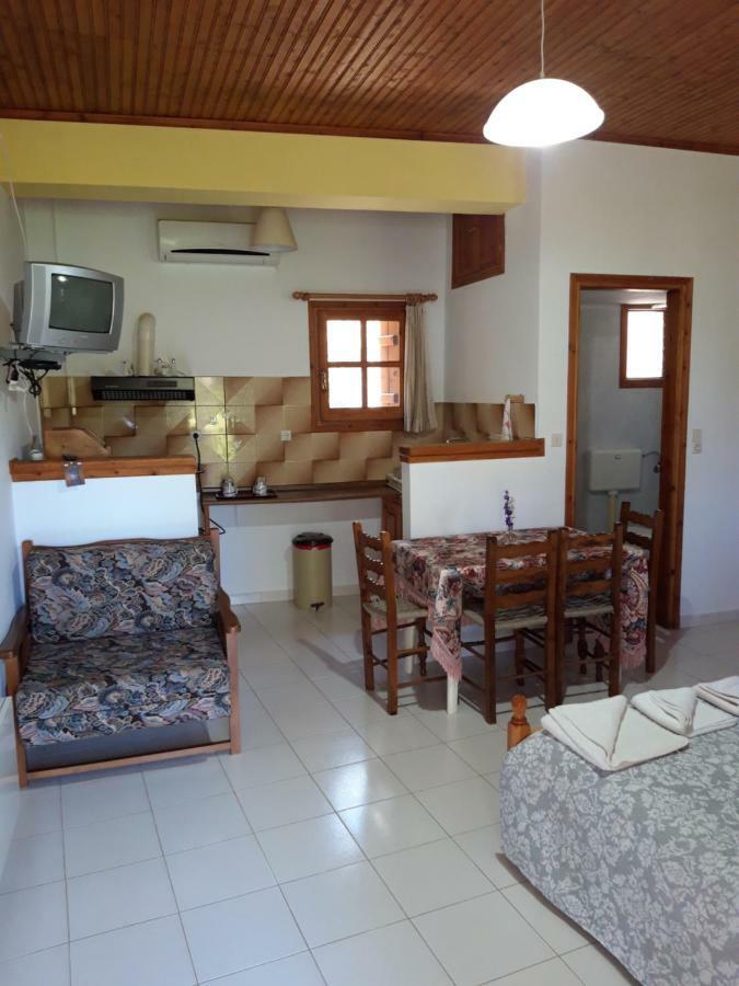 Koutadelias Rooms Kalamos  Exterior photo