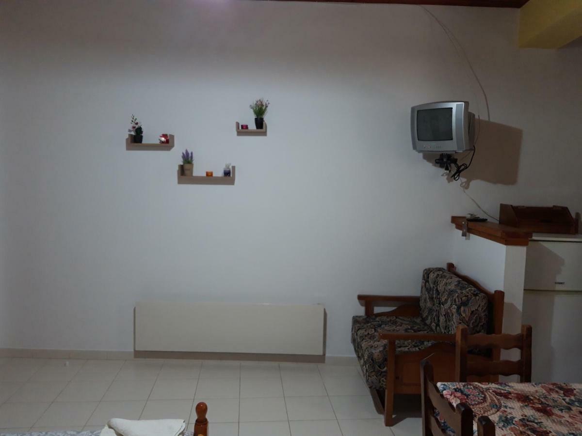 Koutadelias Rooms Kalamos  Exterior photo